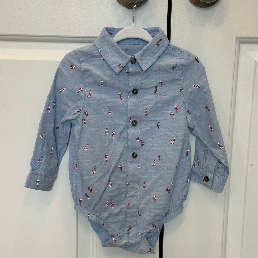 Cat & Jack Blue Chambray Candy Cane Print Button Down Shirt Onesie (12m)